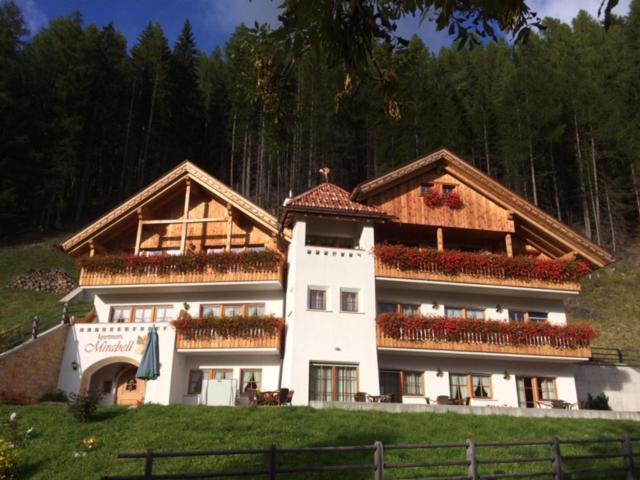 Apartments Mirabell Livinallongo Del Col Di Lana Buitenkant foto